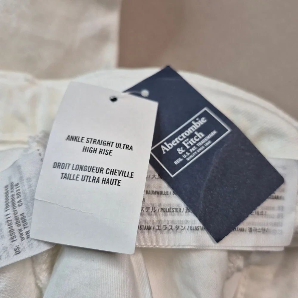 Abercrombie & Fitch Curve Love 28 6R Straight Ultra High‎ Rise White Jeans 90s